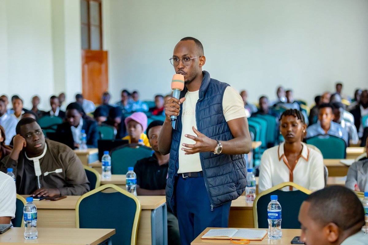 Hon.Clément MUSANGABATWARE tweet media