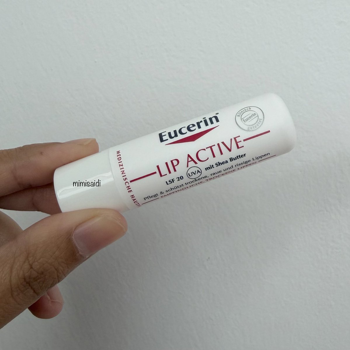 YANG BIBIR HITAM, BIBIR SELALU KERING, SELALU CRACK PLEASE TRY EUCERIN LIP ACTIVE NI!!! 

Tak sampai seminggu pakai bibir makin pink, makin moist sumpah berkesan sangat 😭😭