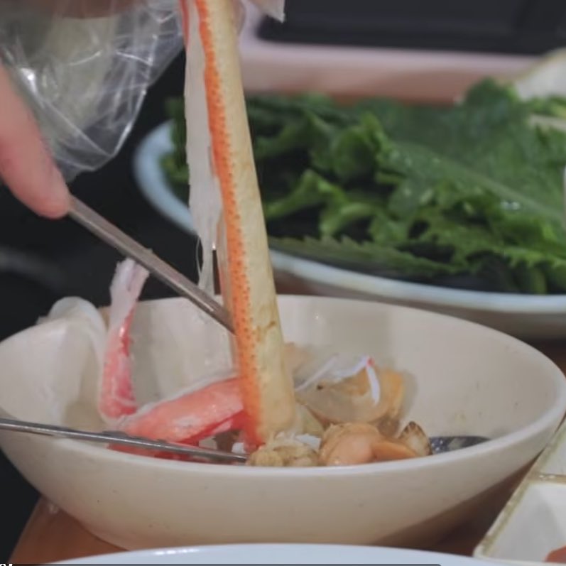 แล้วบ่นว่าเหนื่อยหาอึหอย แต่เป็นคนที่ตัดอึหอยออกแล้ววางในจานแจมินเยอะที่สุด