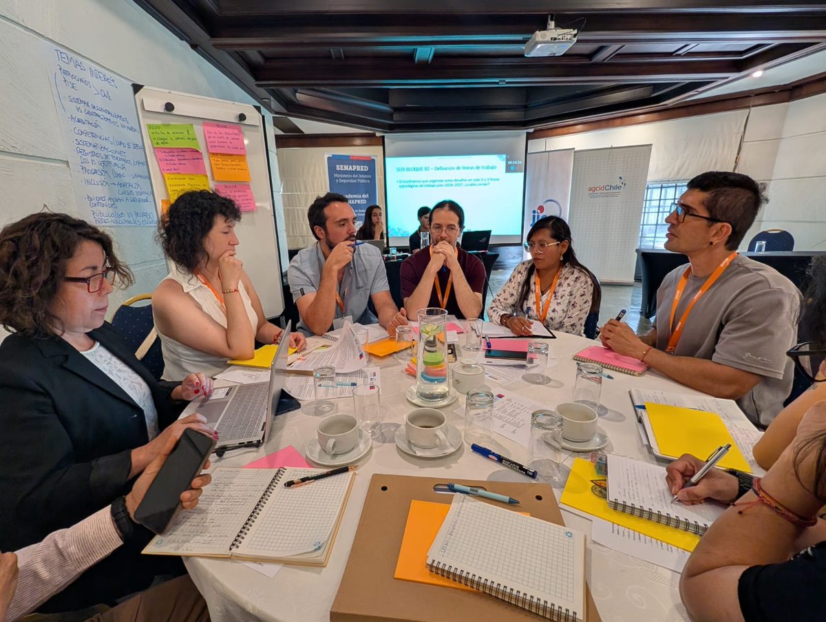 CenapredMexico's tweet photo. Personal del #Cenapred participó en KIZUNA II, en Santiago, @GobiernodeChile🇨🇱.

Se buscó fortalecer la cooperación regional e intercambio de experiencias en gestión del riesgo de desastres 🌎: #MonitoreoVolcánico 🌋 y #ProtecciónCivil.

#AGCIDChile, @jica_direct_en y #BID https://t.co/loBd2BCYvg