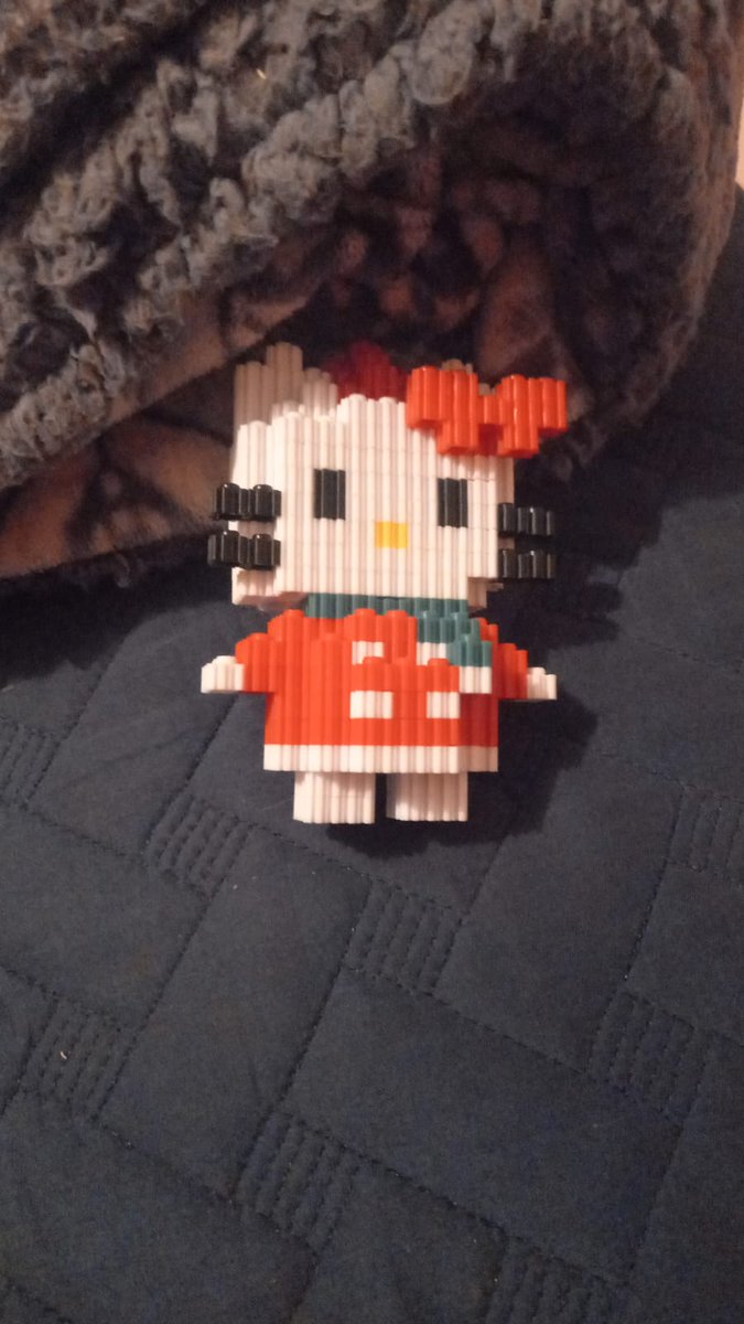 miren mi figurita de Kitty White