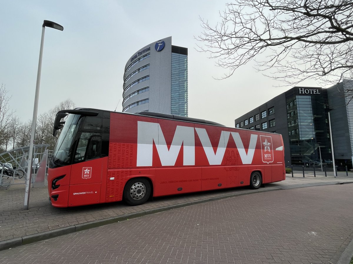 FletcherFootbal's tweet image. Vanmiddag is @mvvmaastricht te gast bij Fletcher Hotel Trivium in Etten-Leur. Het team zal hier een sportmaaltijd nuttigen en de wedstrijdbespreking houden.

Wij danken MVV voor hun komst en wensen ze veel succes vanavond ⚽

#DORMVV #MVV #KKD #KeukenKampioenDivisie #voetbal