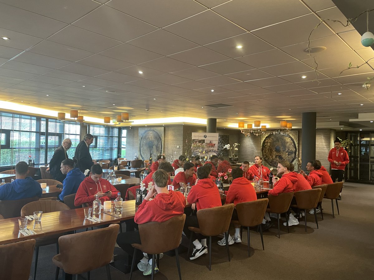 FletcherFootbal's tweet image. Vanmiddag is @mvvmaastricht te gast bij Fletcher Hotel Trivium in Etten-Leur. Het team zal hier een sportmaaltijd nuttigen en de wedstrijdbespreking houden.

Wij danken MVV voor hun komst en wensen ze veel succes vanavond ⚽

#DORMVV #MVV #KKD #KeukenKampioenDivisie #voetbal