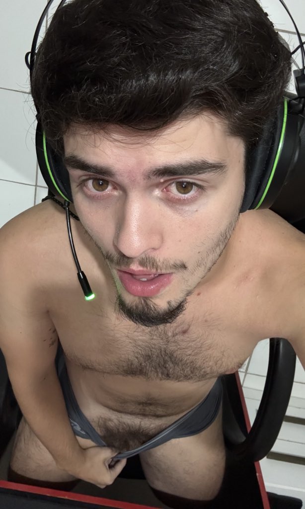 snow 🥴 tweet media