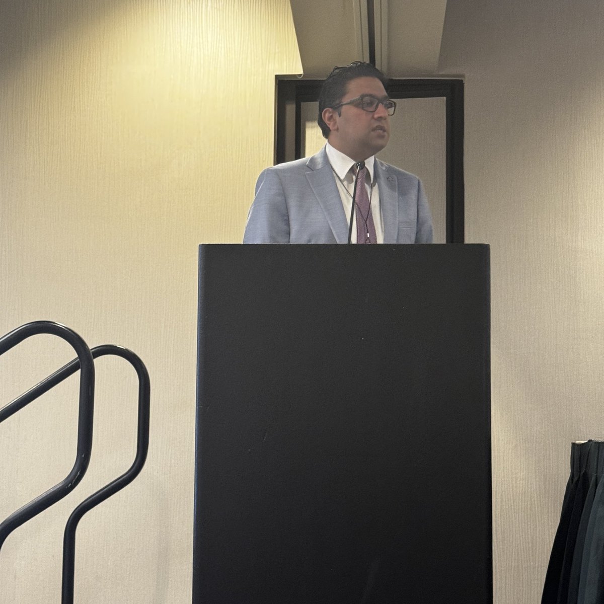 NeenaSAbrahamMD's tweet photo. ππ½ If you do endoscopy, complications are possible
ππ½ @BilalMohammadMD shared the concept of a βComplication Time Outβ when discussing perforation and mucosal closure.
ππ½An approach for endo team similar to code-blue
@AmCollegeGastro #EndoSchool https://t.co/eBaxfIAN6f