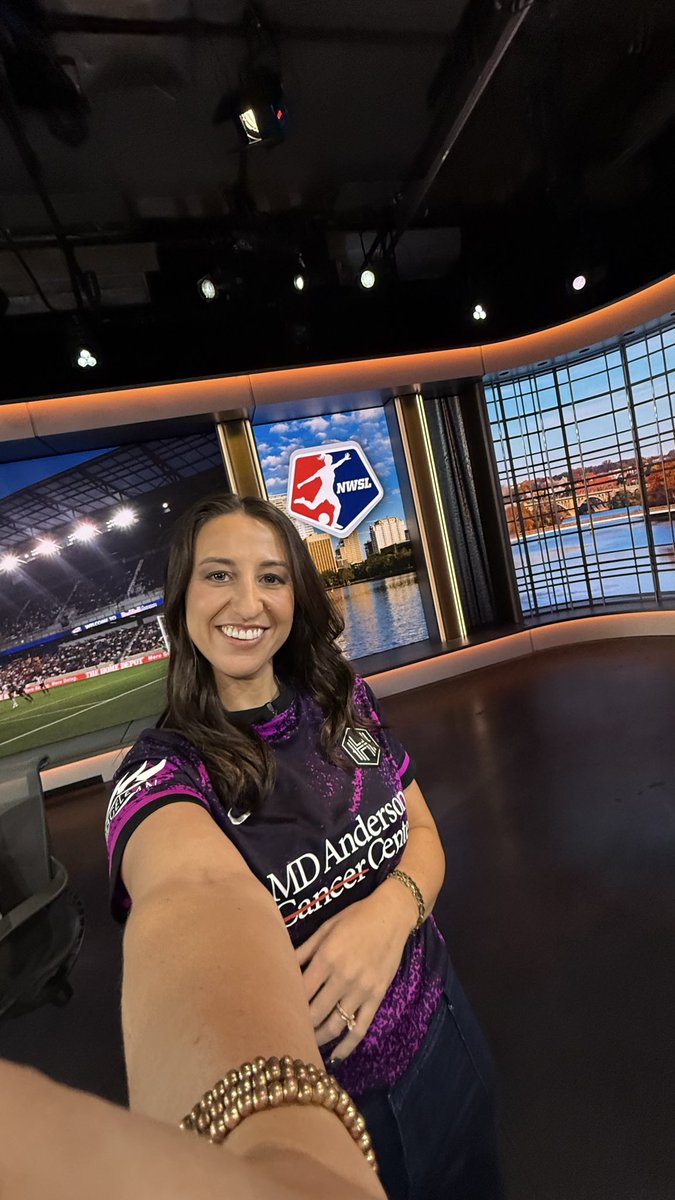 Lisa Carlin tweet media