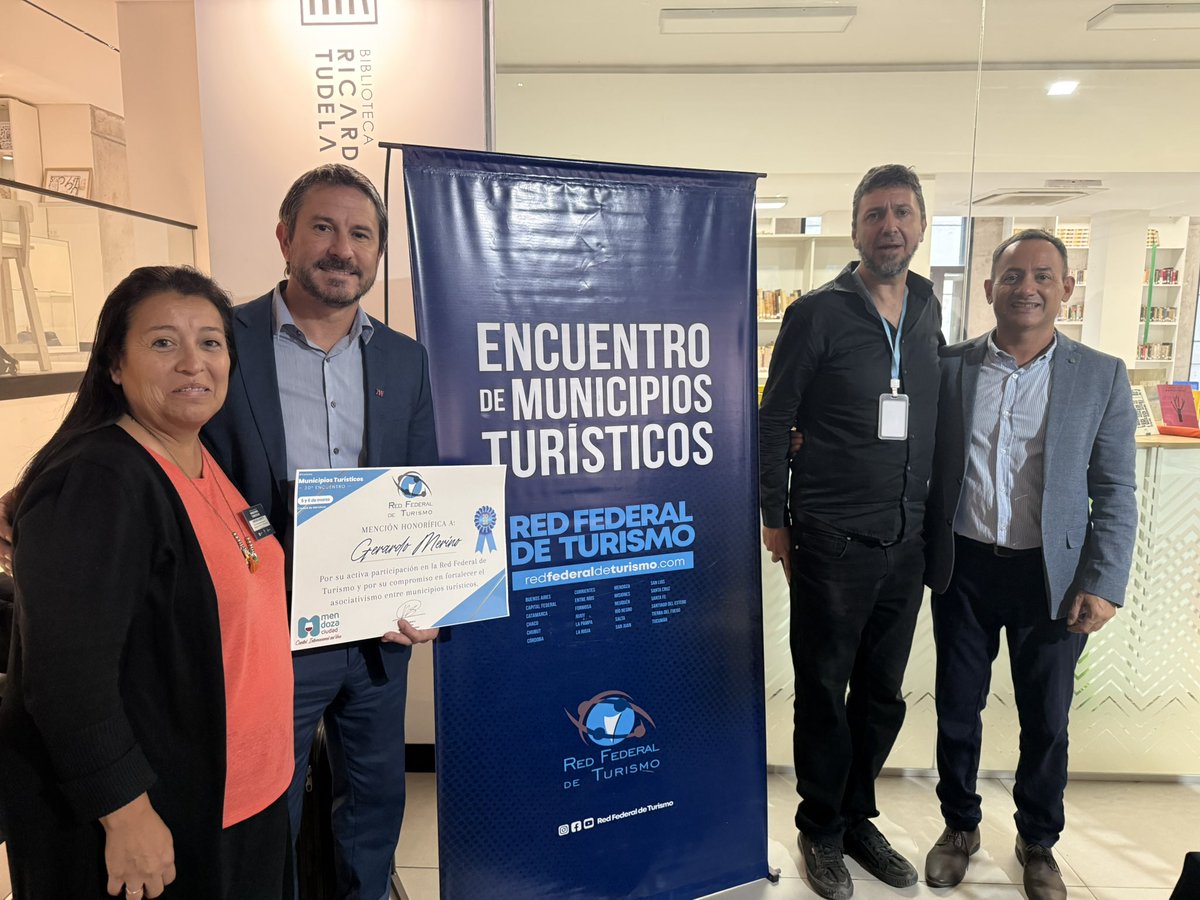 gerardomerinotw's tweet photo. Participé junto a la secretaria de Turismo de Trelew del 30° Encuentro de Municipios Turísticos de la Red Federal de Turismo, realizado en Mendoza en el marco de los 90 años de la Fiesta Nacional de la Vendimia.

Fueron jornadas de trabajo con intendentes, donde analizamos la última temporada y los desafíos del turismo: sostenibilidad, ordenamiento territorial, innovación y nuevas demandas de los visitantes.

En este marco recibí un reconocimiento de la Red Federal de Turismo por la participación activa de Trelew y el compromiso con el trabajo asociativo entre municipios.

Intercambiar con otras ciudades fortalece nuestras políticas y nos permite seguir posicionando a Trelew como un destino en crecimiento. En contextos desafiantes, seguimos buscando alternativas para fortalecer el desarrollo turístico y generar nuevas oportunidades.

Gracias a @UlpianoSuarez @felipe_rinaldo y a Pablo Sgubini por la convocatoria.