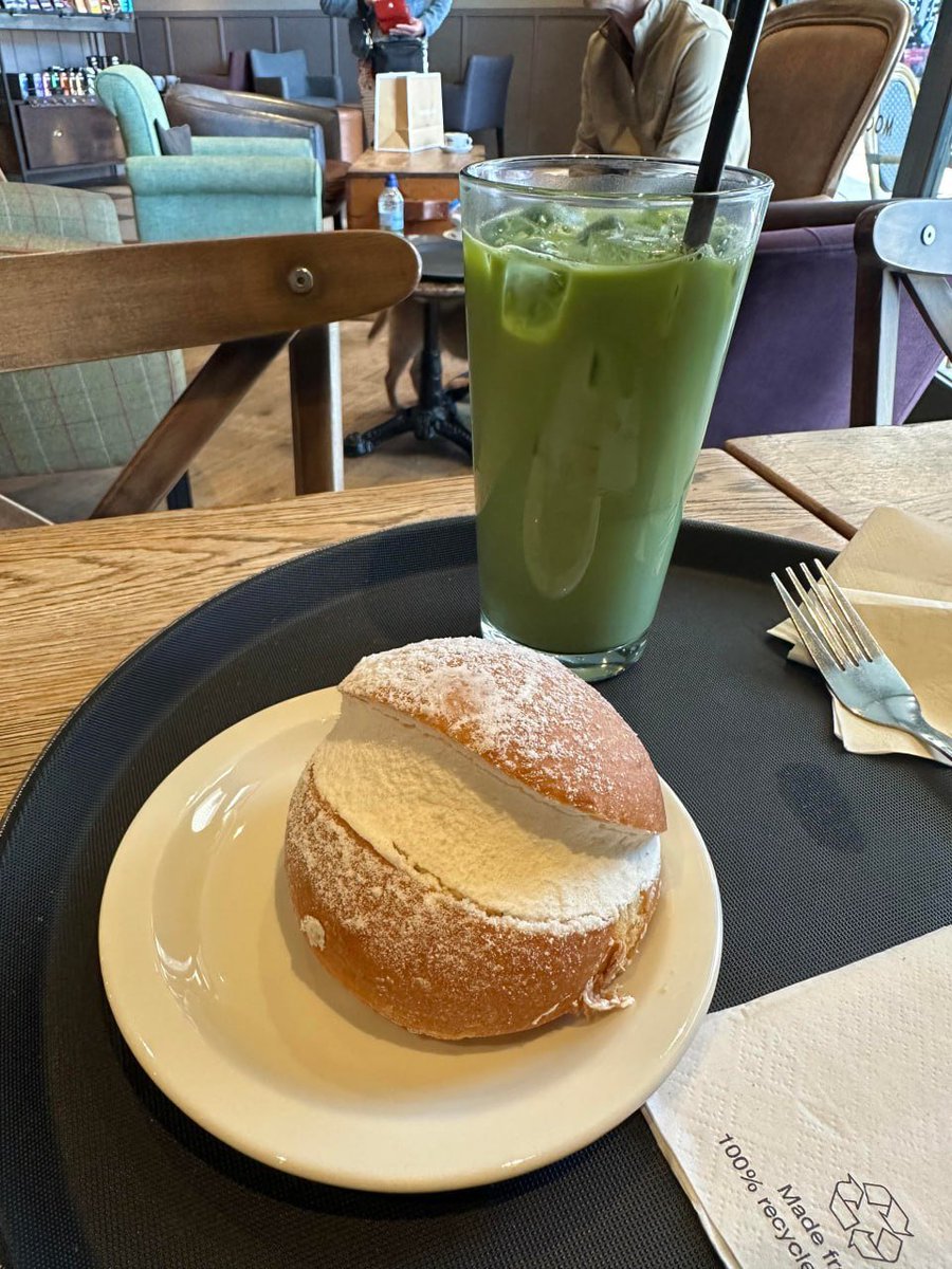 radha2155's tweet photo. Enjoying a cup of matcha and dessert all by myself this afternoon https://t.co/rhrco6XA49