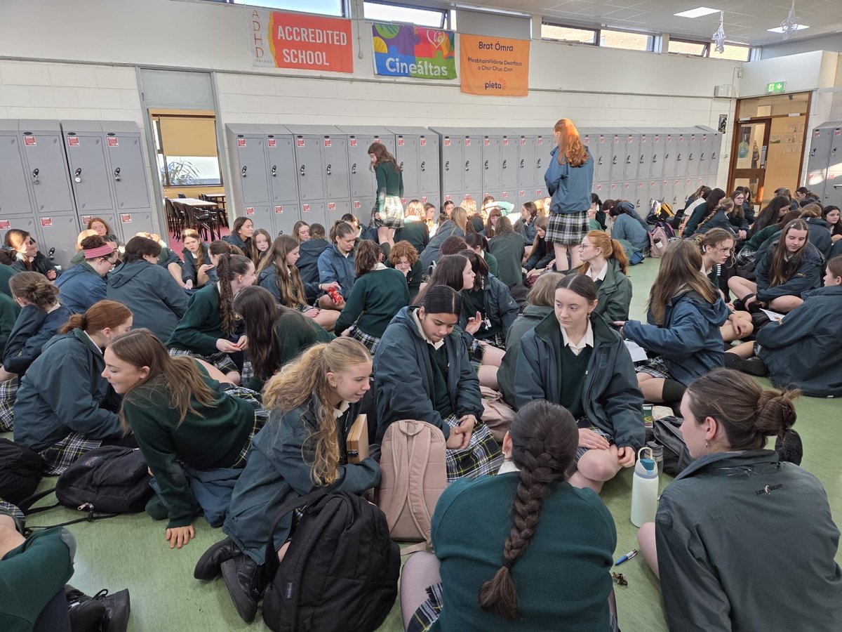 Coláiste Íosagáin tweet media