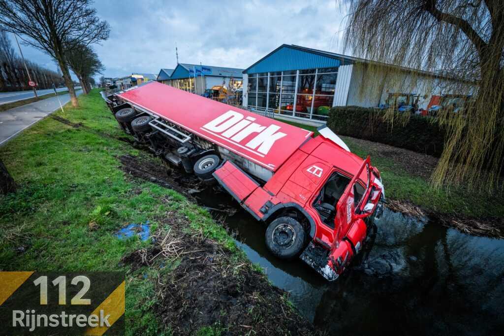 Bestuurder vrachtwagen te water in Boskoop overleden