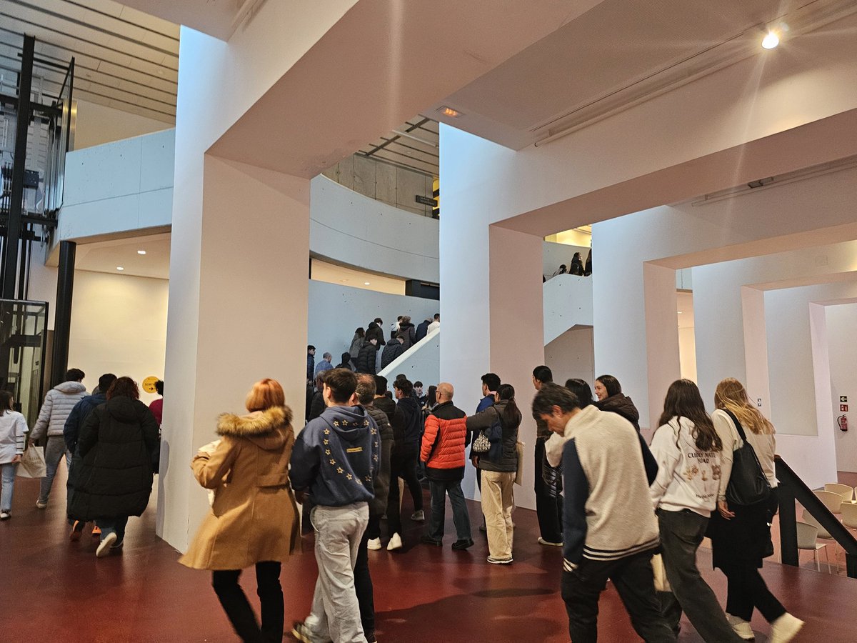 TecnoCampus's tweet image. Finalitzem la jornada amb les visites guiades!

Recorda que a l’abril celebrem una nova Jornada de Portes Obertes en dissabte amb:

→ Sessions exclusives amb coordinadors
→ Informació sobre #beques i preinscripció
→ Visites guiades en profunditat
 tecnocampus.cat/jornades-porte…