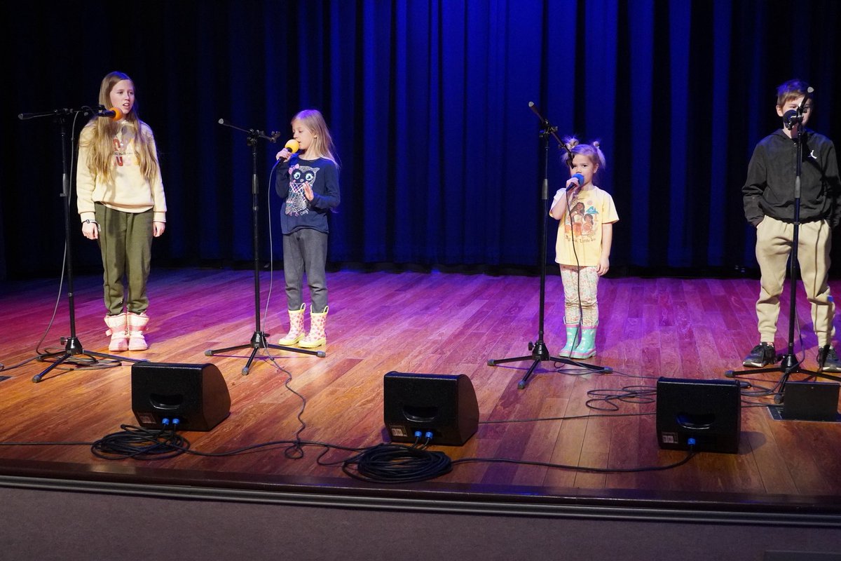 Laurel Library tweet media