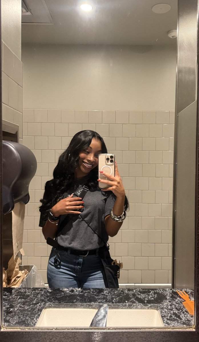liyah 👩🏾❤️💋👩🏽 tweet media