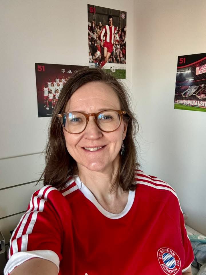 Bayern Red Ladies tweet media