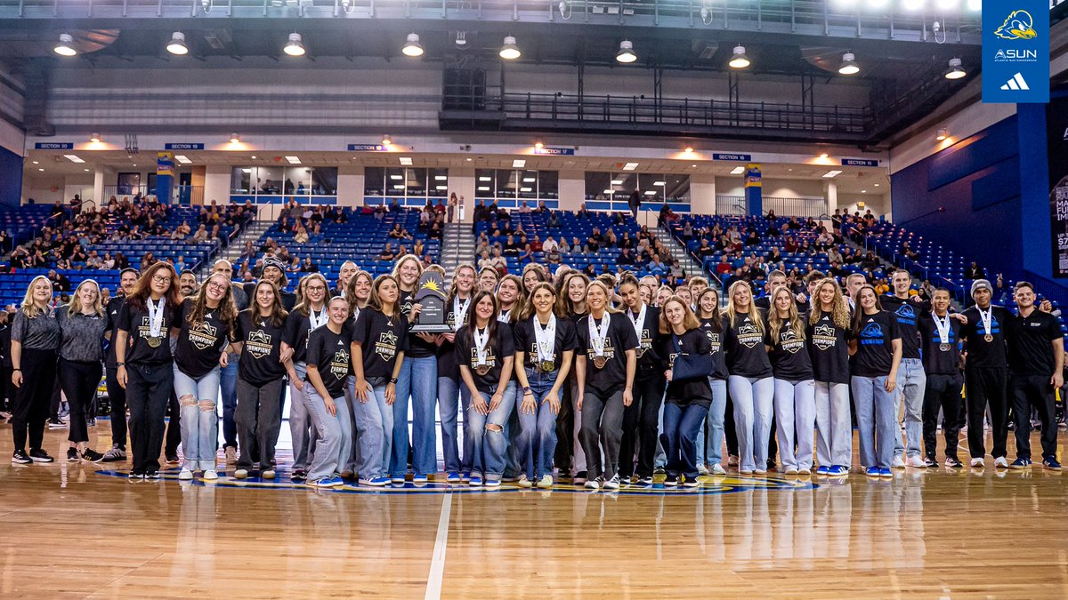 Celebrated our ASUN Team and Individual Champions at the <a href="/DelawareMBB/">Delaware Men’s Basketball</a> game last night😎
