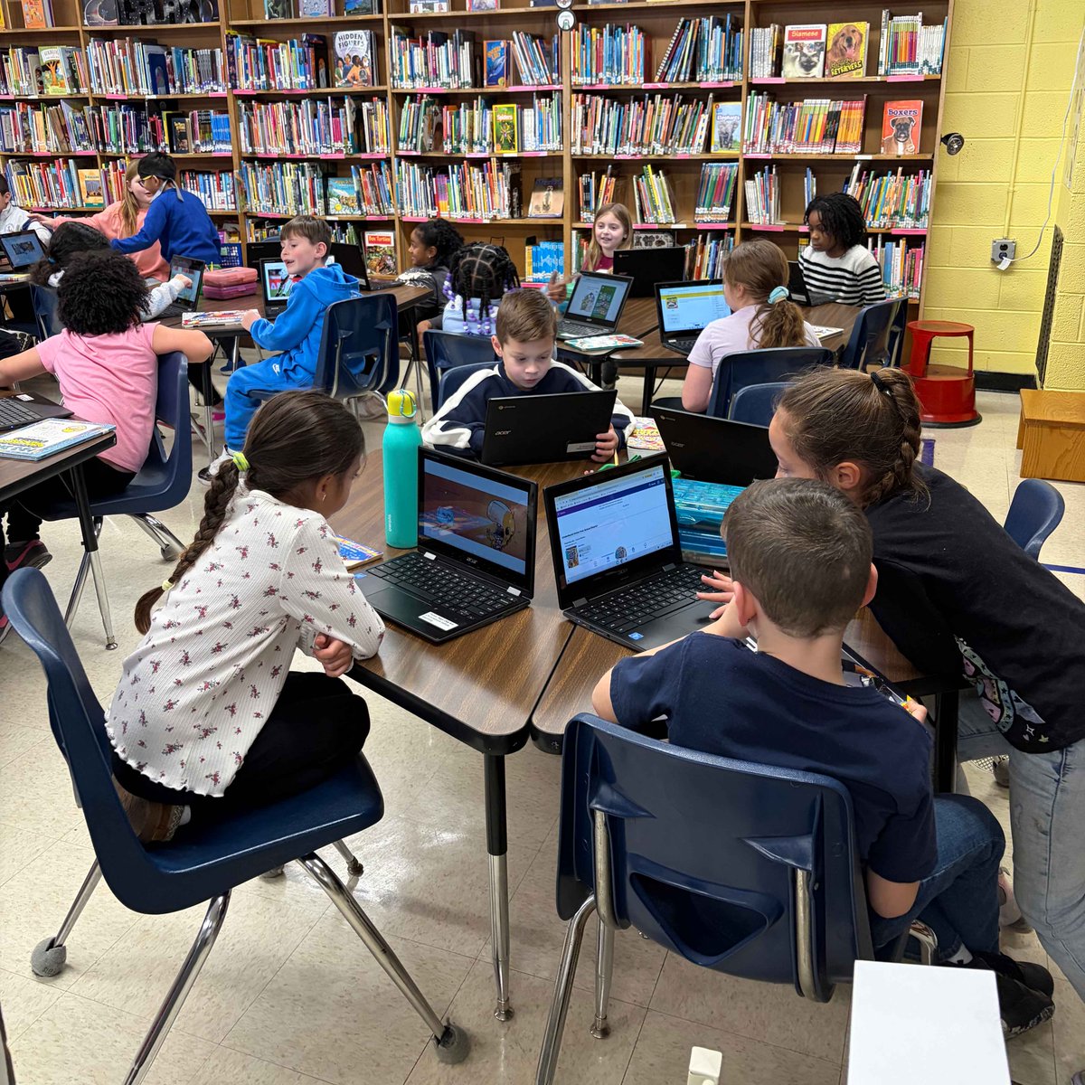 LUFSD_Libraries's tweet image. West Gates first graders are diving into the digital world of reading. These young learners are discovering a vast collection of ebooks and audiobooks through the Sora app. @LindenhurstUFSD #LUFSD