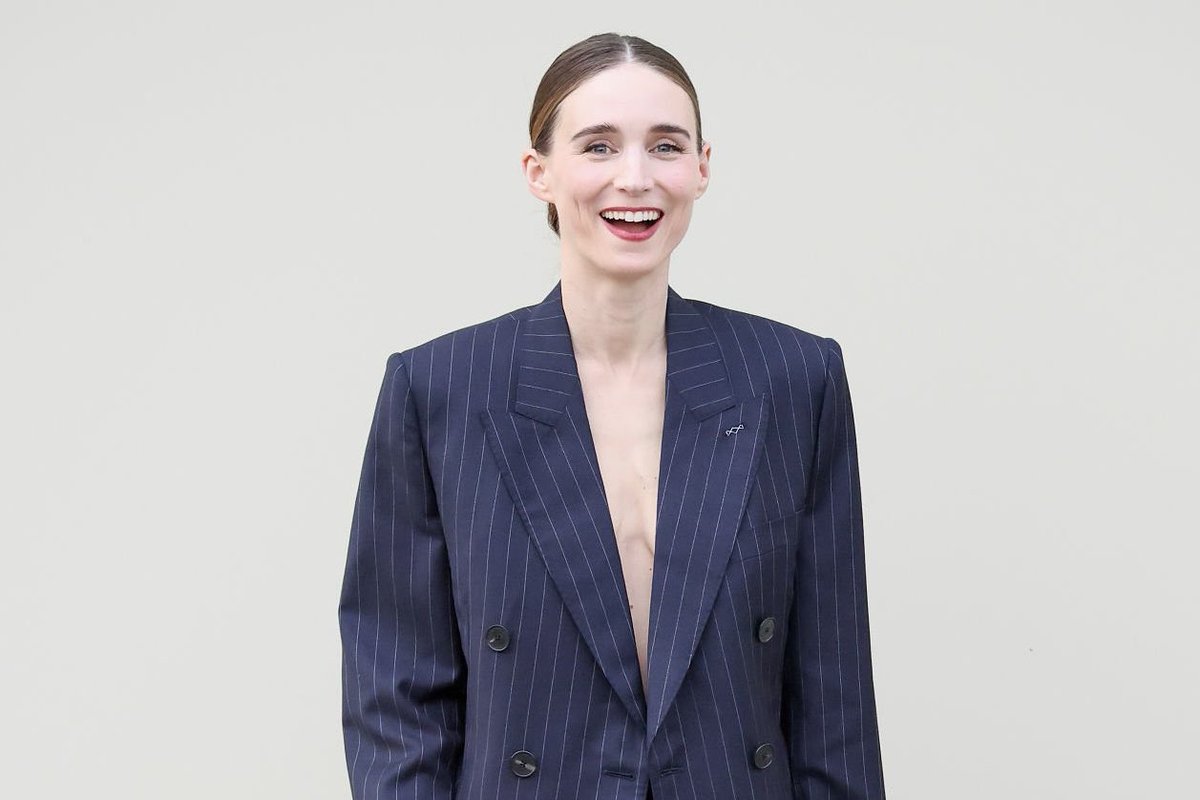 rooneydaily's tweet image. Rooney Mara at #Givenchy Fall 2026 during Paris Fashion Week