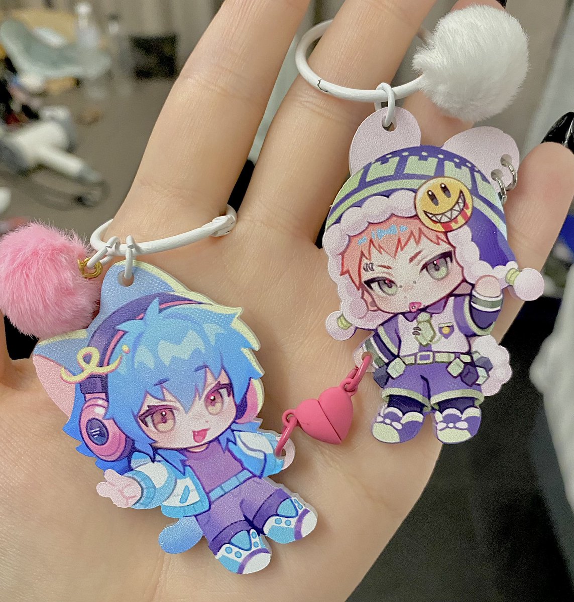 krizless's tweet photo. scuffed hotel picture but i just got my aoba x noiz charms 😭
will bring them tmr to #CQ9_SAT 💕 https://t.co/vTKO4iNtpw