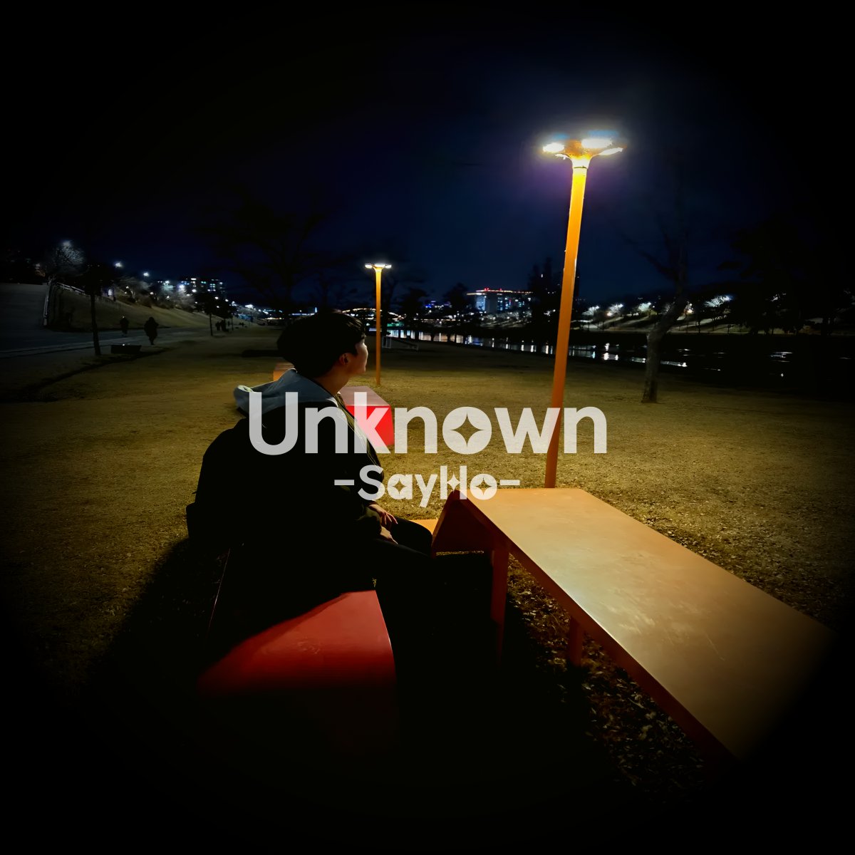JMPEnt_Official's tweet photo. 【Unknown | SayHo】

알려지지 않은 수많은 사람들로 완성된 도시, 그곳을 스치는 이름 없는 사람들.

화려한 불빛 아래 누군가는 조용히 하루를 버텨내고, 누군가는 말없이 자신의 자리를 지킨다. https://t.co/Np80sPKA94