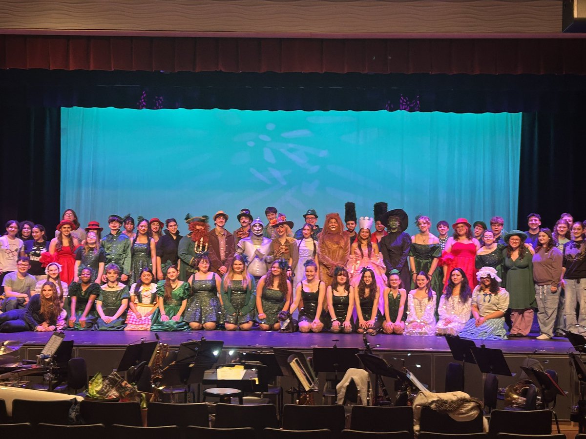YHSDeGennaro's tweet photo. Opening night has arrived! See you there.🌽 @FirstNighters @jeremynewberger @GimmeMoorePhys @YorktownCSD @VGarretteYHS @CCriscioneYHS @MsKluga https://t.co/rqz5Lf26Dv