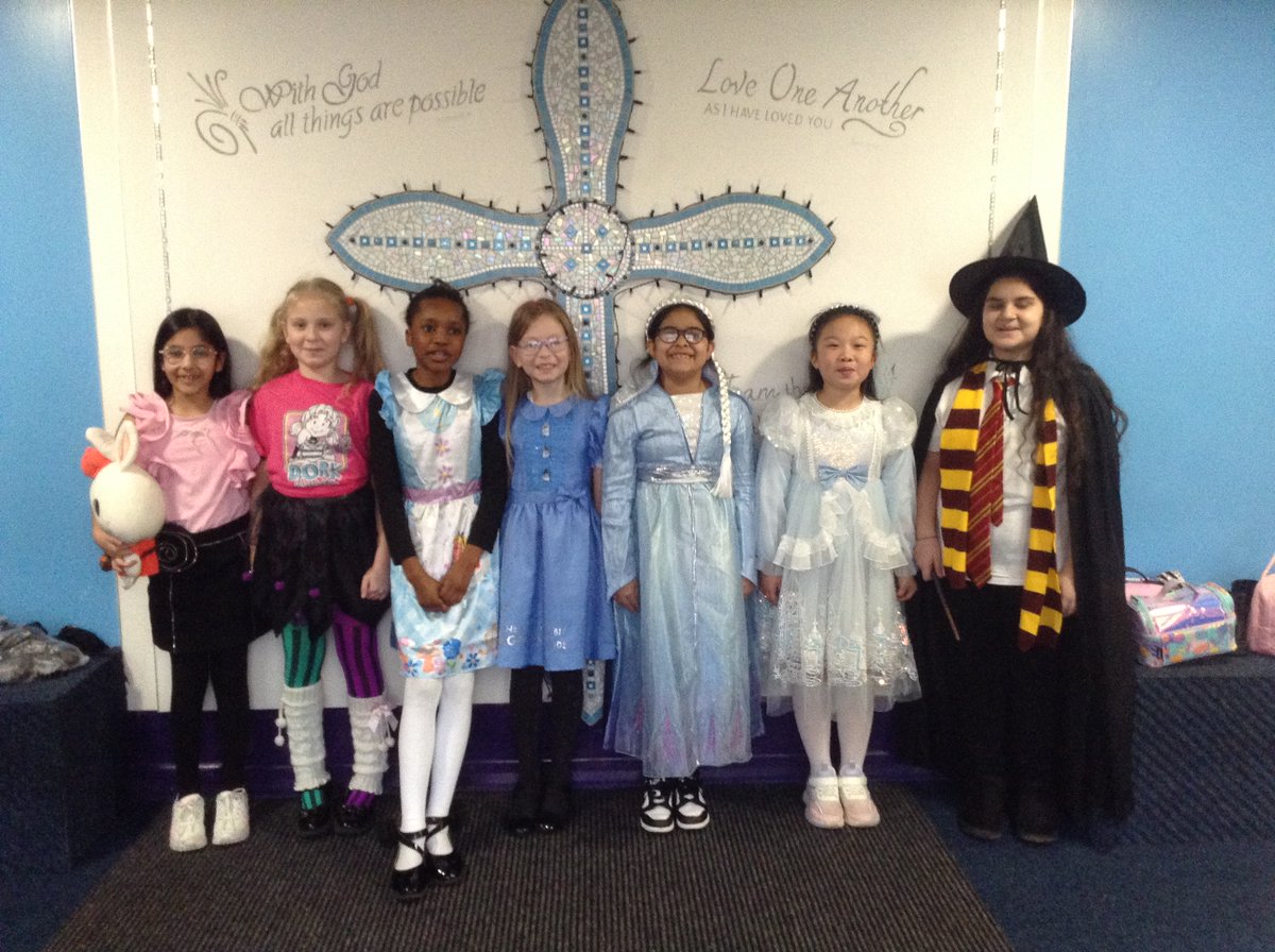 StAugustinesPri's tweet photo. 📚✨ The school was buzzing with excitement as our favourite characters came to life. From classic heroes to modern icons, the creativity on display was incredible! Seeing the children so inspired and eager to share their favourite stories is what it’s all about. 📖🧙‍♂️🦸‍♀️ https://t.co/pnExMjeNwL