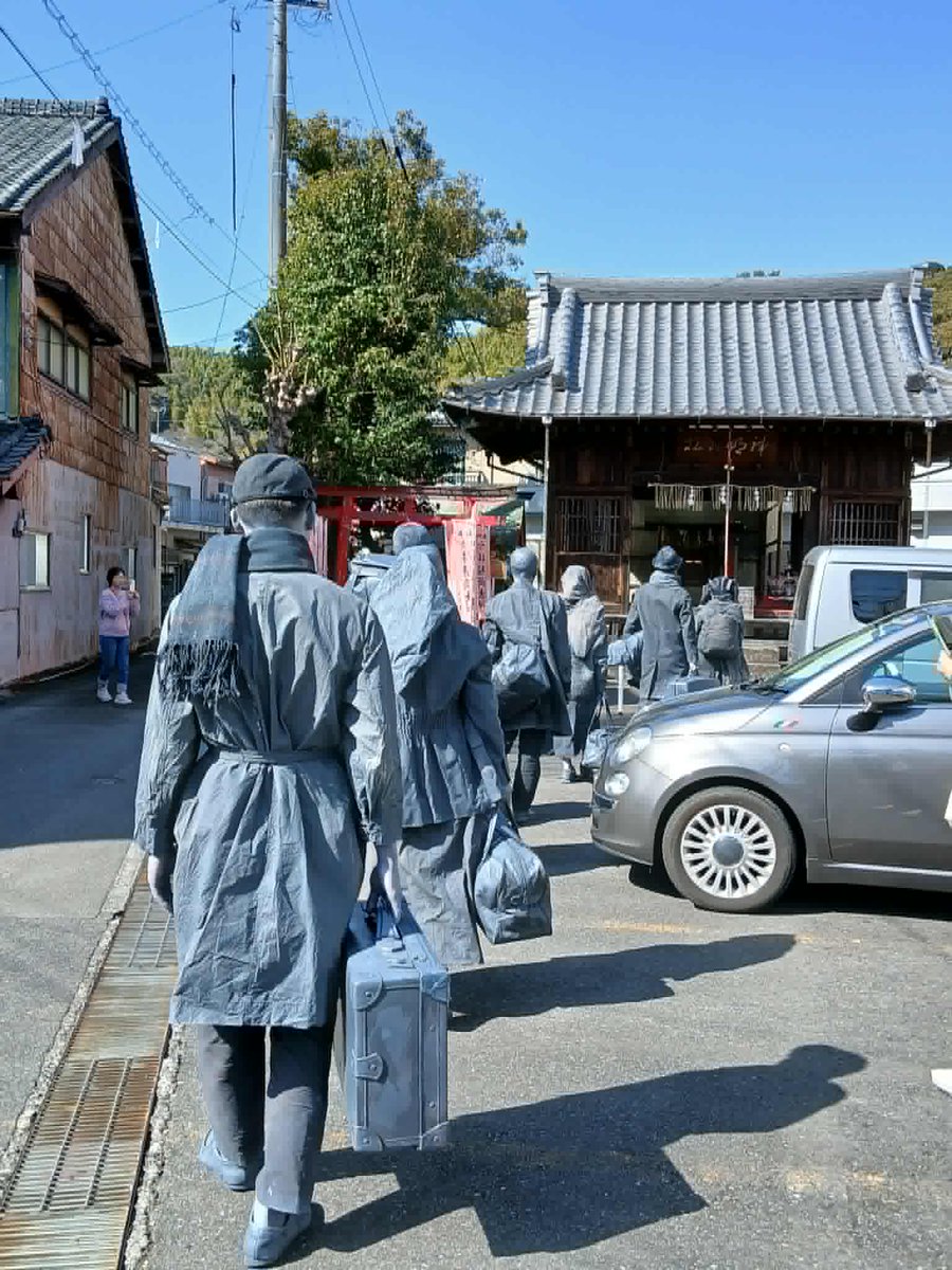 5分で歩ける道を、１時間４０分かけて歩きました。

パフォーマンスしているはずなのに、自分自身が、日常の世界の時間を１番感じていました。

余白って何だろう。　　町みんなで作り上げている演劇祭　藤枝演劇祭