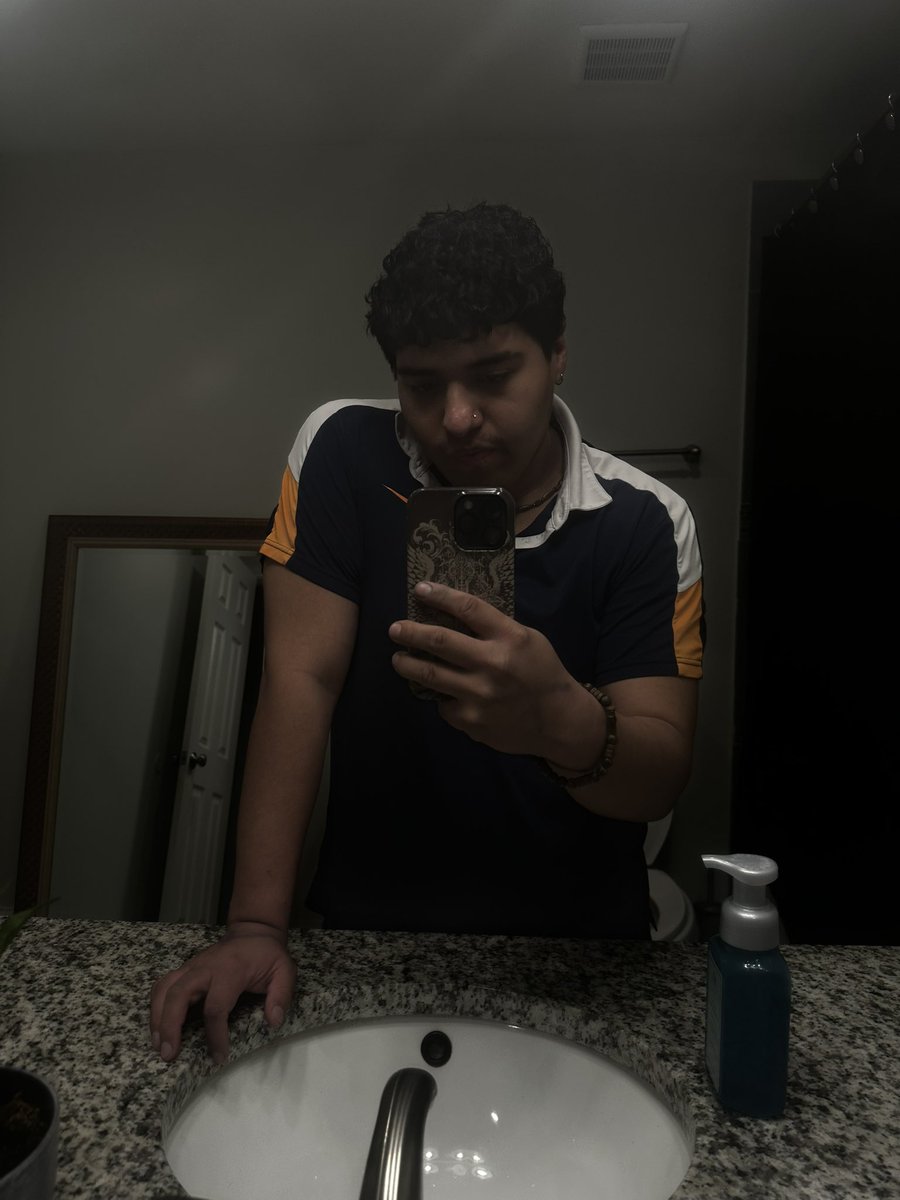 oversanleo's tweet photo. Idkksjs https://t.co/RryWuXcYXf