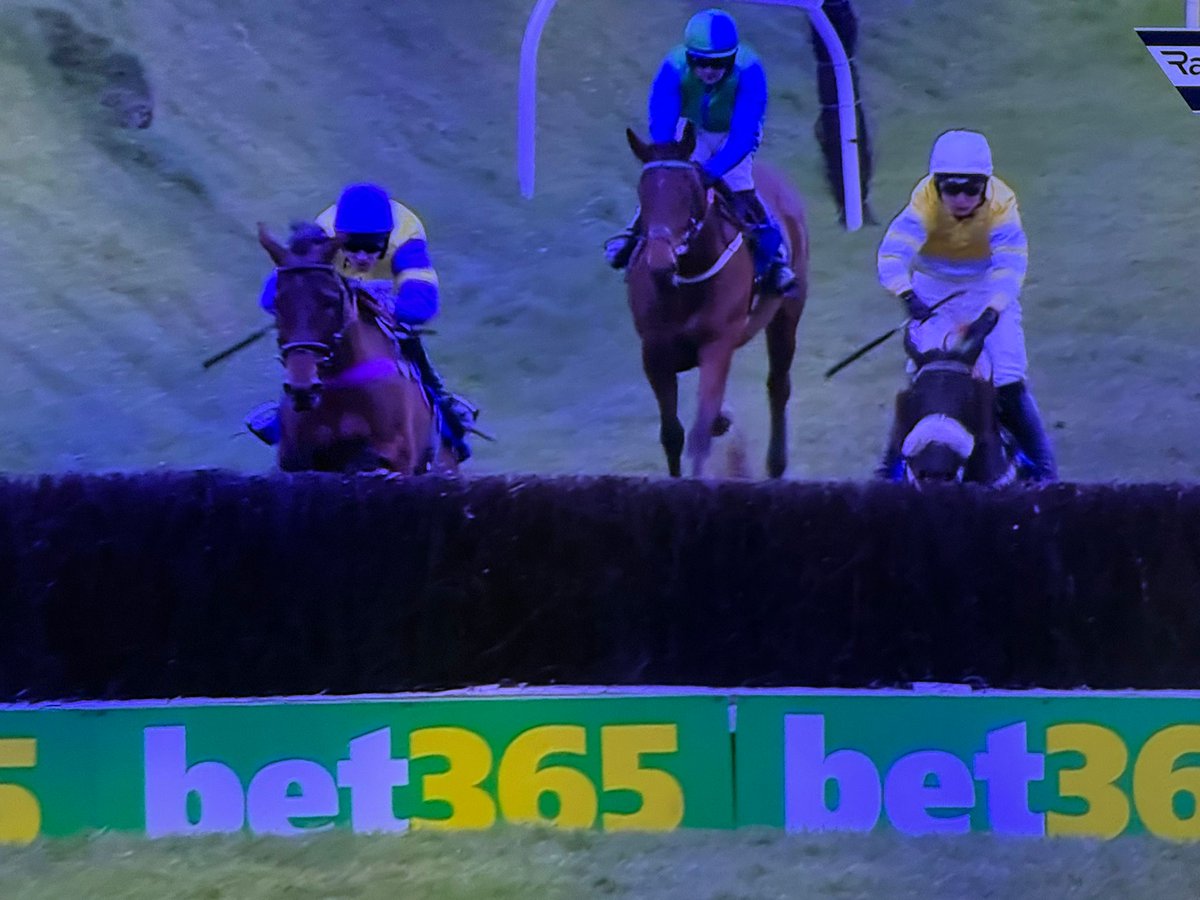 𝐊𝐞𝐫𝐫𝐲 𝐋𝐞𝐞 tweet media