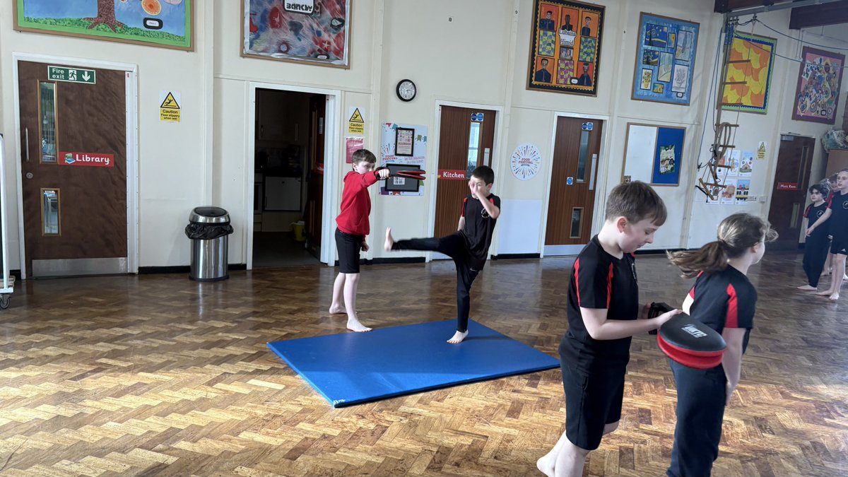 HighLeghPrimary tweet media