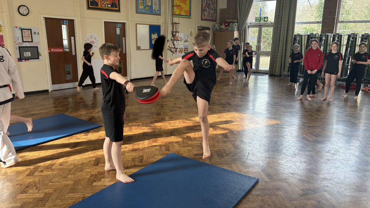 HighLeghPrimary tweet media