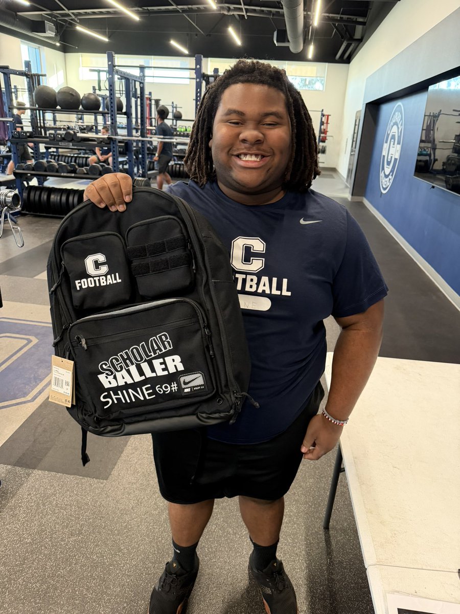 Coach_Ramer's tweet photo. 🗣️PRIDE TALKS today was rewarding my guy Kason Shine with a Scholar Baller backpack for having a 4.1 GPA currently! Shows up every day with a great attitude &amp; work ethic! #PumaPRIDE 

@KasonShine https://t.co/6MuswHBeBN