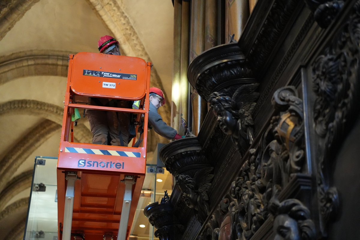 Durham Cathedral tweet media