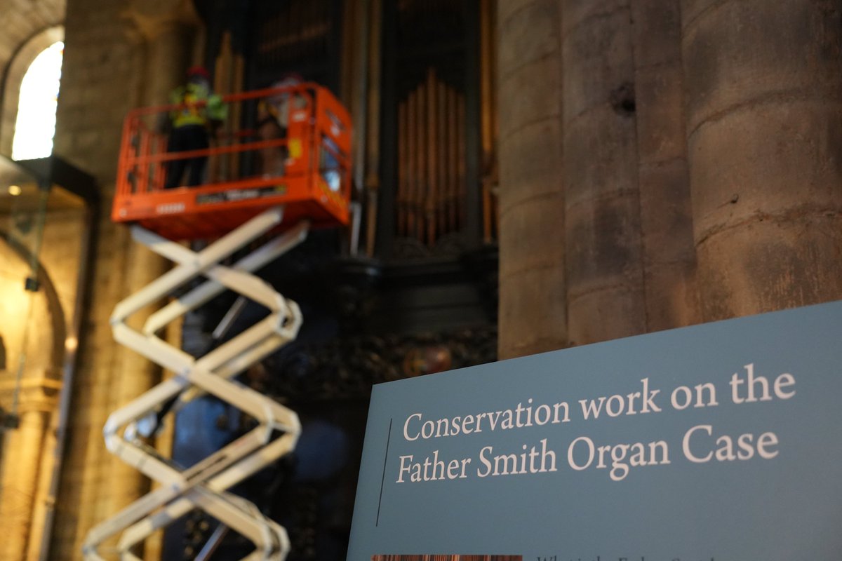 Durham Cathedral tweet media