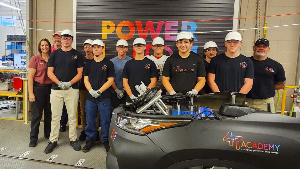 JapanAutosUSA's tweet photo. @Toyota’s 4T programs in #Indiana, #Kentucky, #Mississippi, and #WestVirginia help develop future leaders by enabling high school students to work while earning diplomas, with pathways to full-time jobs after graduation #wkdev https://t.co/wNSA6qEIeY https://t.co/CEe5S36Ja6