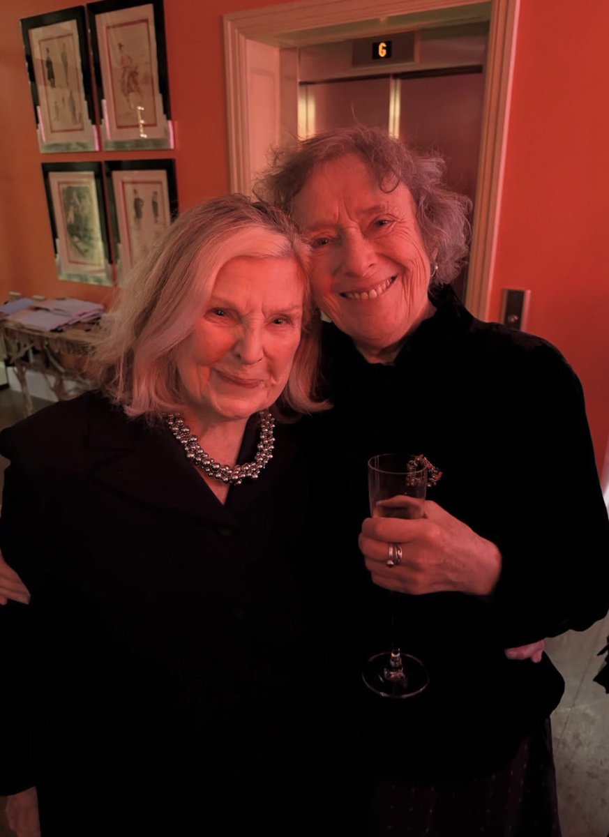 Linda Bassett tweet media