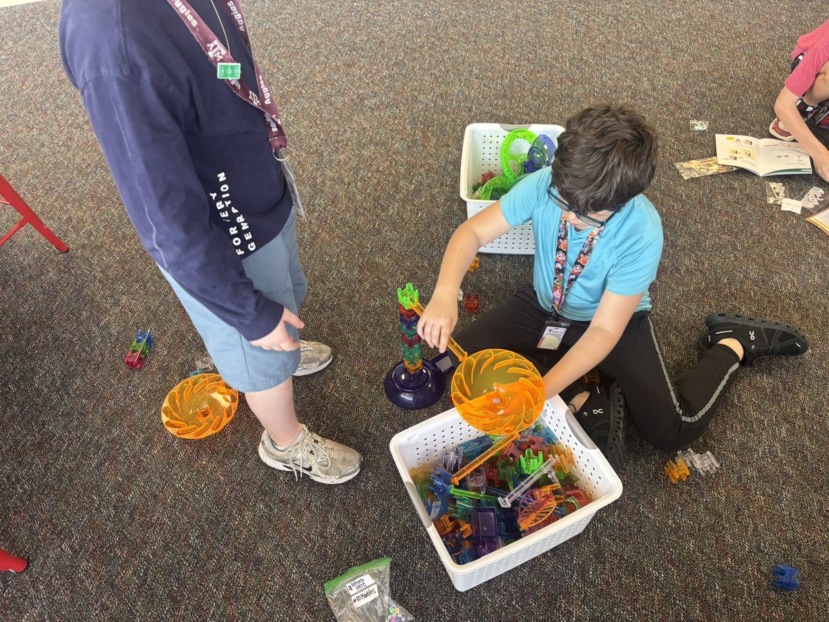 tisreads's tweet photo. The students had a great time in the Makerspace this week! #ReadLearnCreate @TISD_Libraries https://t.co/L36JBam7OY