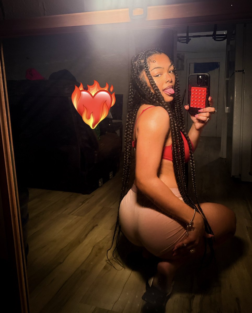 Exotic_Chena's tweet photo. Sending a little extra love to your timeline today. 💌 https://t.co/z0UHuqkpiQ
