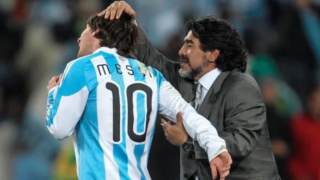 Mira si me van a quebrantar y meter en la grieta de Messi o Maradona. Nada de sus pensamientos políticos o no políticos, cambiarán mi sentimiento hacia los dos. Y no hay porque estar 100% de acuerdo con el pensamiento de alguno. 

Messi y Maradona.