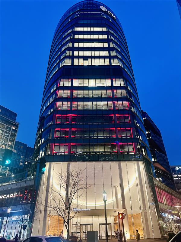 Amyloidosisfdn's tweet photo. Thank you to @AstraZenecaUS for lighting the night for #Amyloidosis and bringing awareness during #AmyloidosisAwarenessMonth!
#Alexion https://t.co/aHUGK6aWDQ