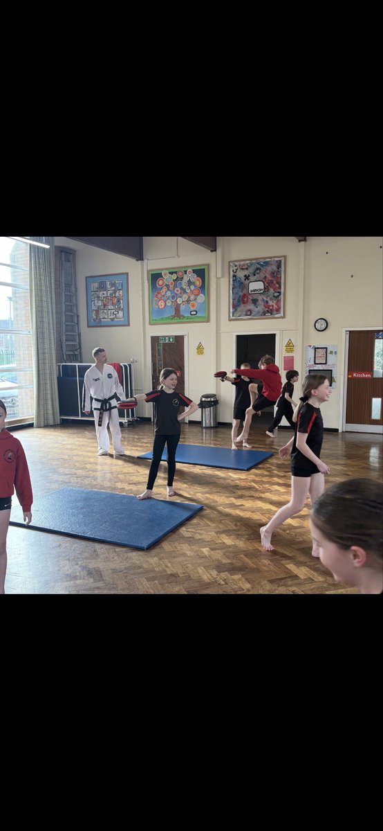 HighLeghPrimary tweet media