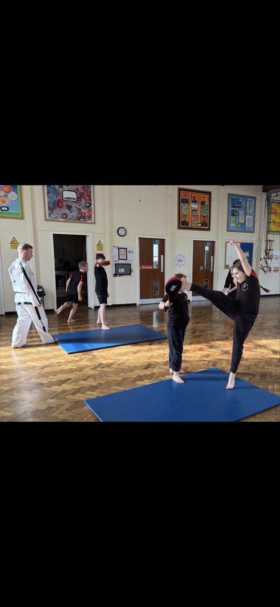 HighLeghPrimary tweet media