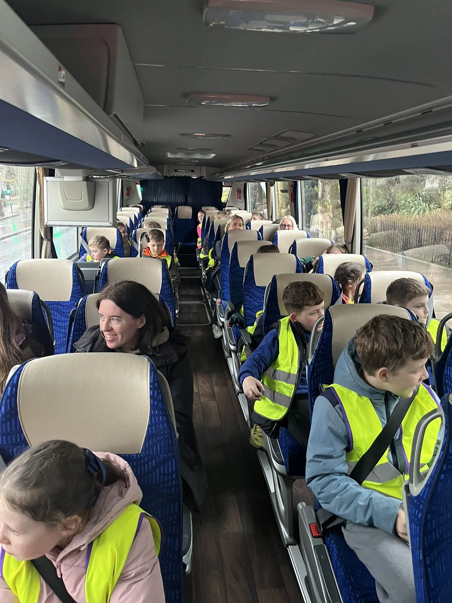OlqopPrimary's tweet photo. Pizza express bound https://t.co/KSaMeRpW6r