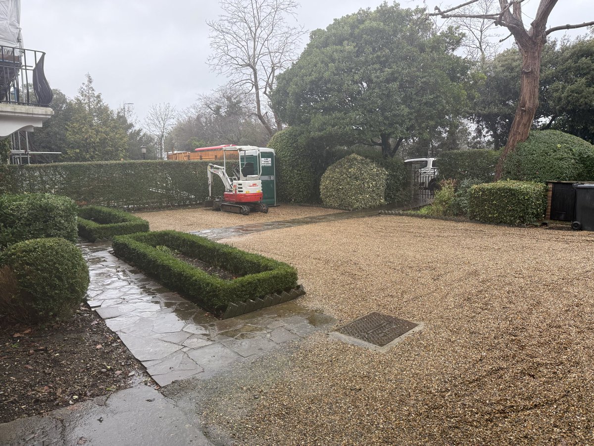 Paramount Paving tweet media