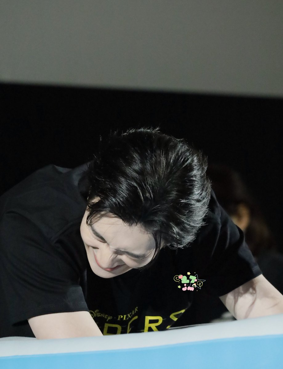 lushihoshi's tweet photo. จั้นรักน้องธีวันนี้มาก ยิ้มกว้าง ค่ดน่ารักเลยลู๊กกกก

DEWTEE X HOPPERS 
#SFxDewTee
#tee_vtp @vitheepanich https://t.co/yBGn4ai1gP