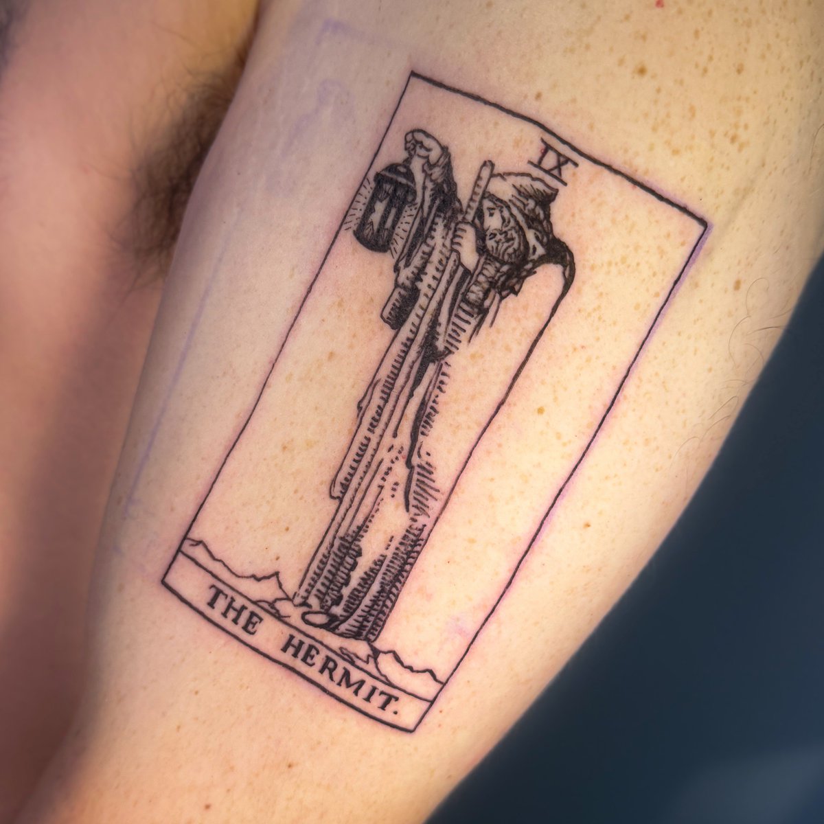 #tatt #tattoo #blackandgraytattoo #glasses #memorialtattoo #tarot #hermit