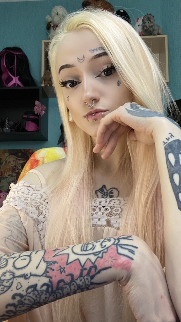 InSquirt's tweet photo. Жив цел орел #emo #new #online #telegram #tatto 

https://t.co/kWmU5tuSzf https://t.co/rowhRuhaZT
