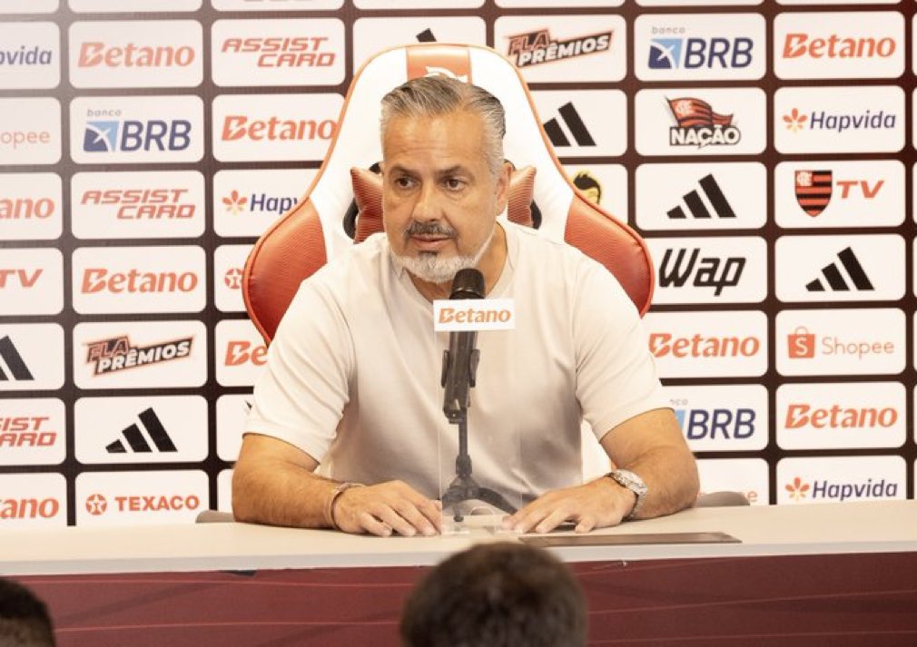 CentralFlaNacao's tweet photo. 🚨 José Boto já sabe que será demitido do Flamengo.

O presidente Bap está no Ninho do Urubu conversando com o dirigente português sobre a sua saída.

🗞️ @ESPNBrasil 
📸 Reprodução https://t.co/oAsZgWgA4N