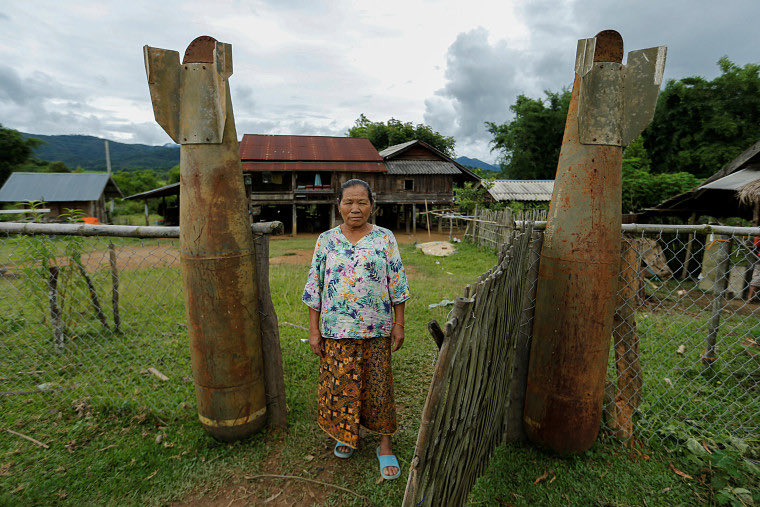 Souvie's tweet photo. In some areas of Lao, there’s such an abundance of US bombshells that people repurpose them into house supports, tables, and even bbq grills https://t.co/nihLn23BPe