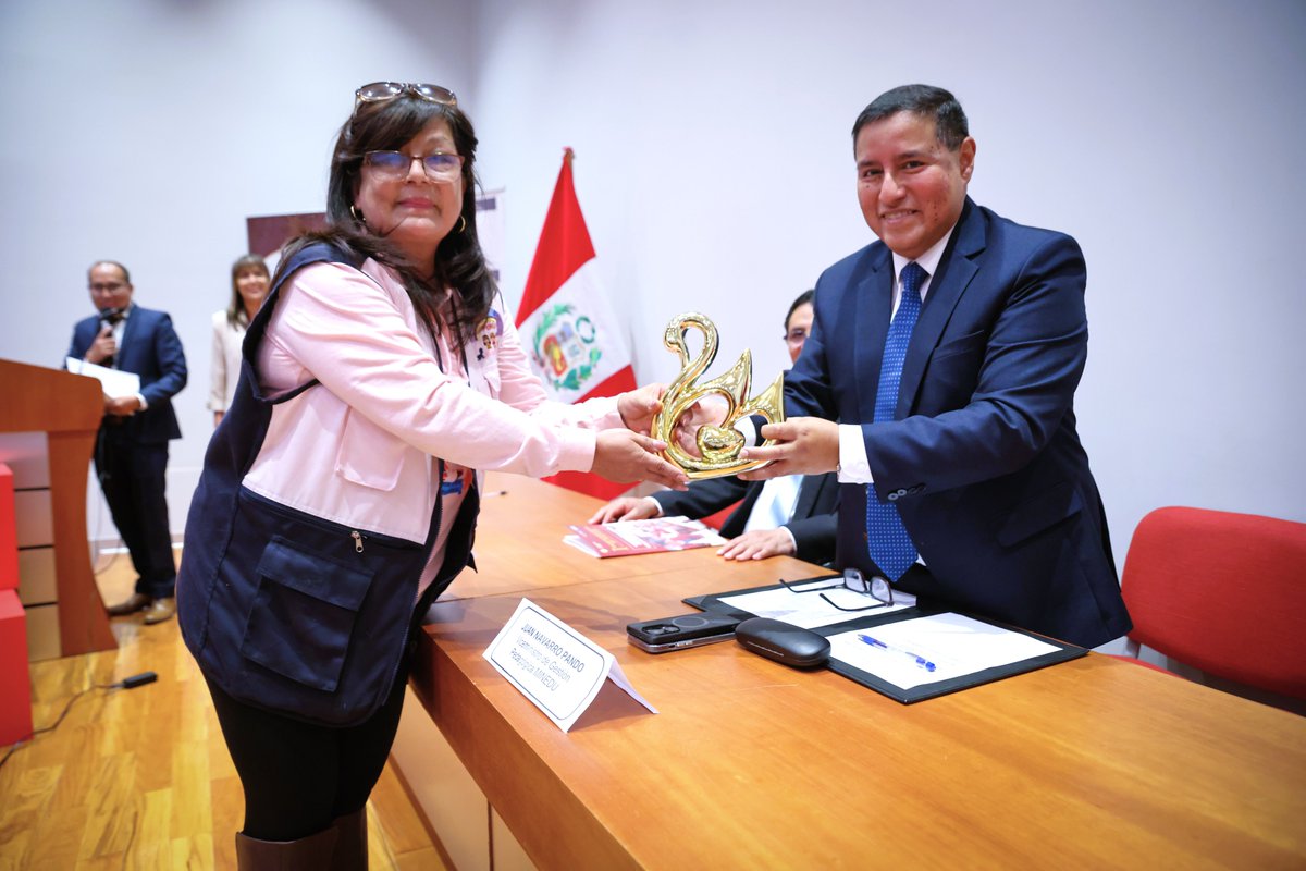 MineduPeru's tweet image. #Arequipa | El viceministro de Gestión Pedagógica, Juan Navarro, participó en la ceremonia del taller macrorregional dirigido a especialistas de las DRE y UGEL, así como a profesoras coordinadoras de los PRONOEI.

En la macrorregión Sur, funcionan 5366 Programas No Escolarizados