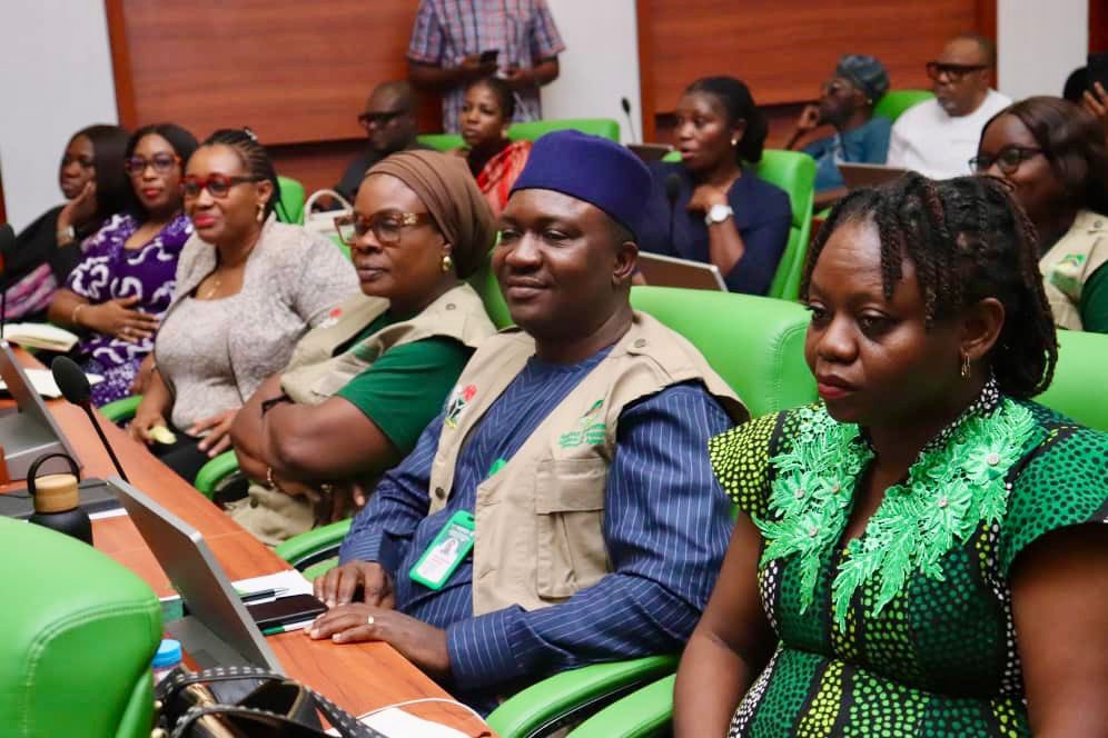 NESREANigeria's tweet photo. Dr. Nenpomigyi Christopher Beka submitted that a phased, evidence-based transition, rather than an abrupt ban, provides a clear pathway to reduce plastic pollution, ensure access to water, protect jobs, and maintain economic stability. Prof. Barikor said the timelines envisioned https://t.co/wtaYrTqz2T